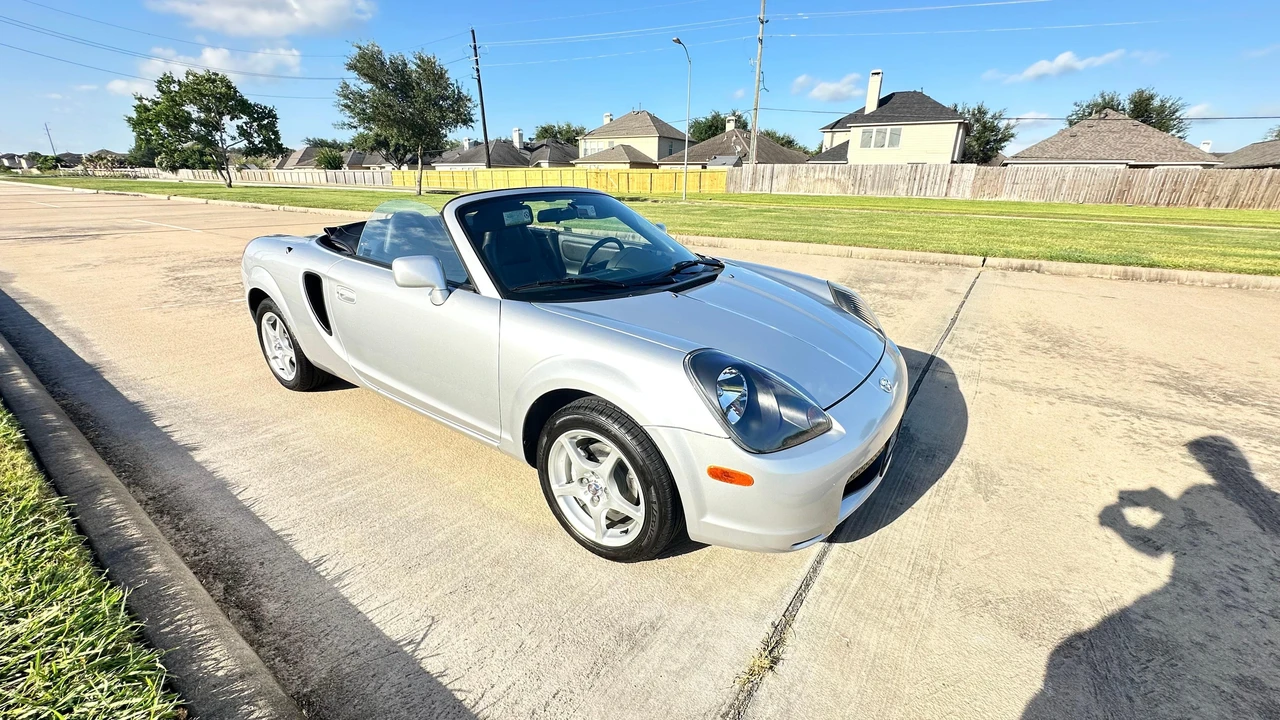 2002 Toyota MR2 Spyder/MR-S - Image 14 of 31