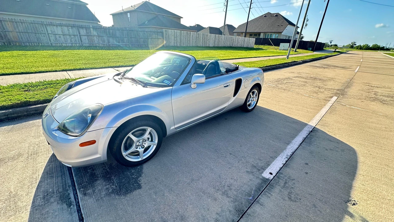 2002 Toyota MR2 Spyder/MR-S - Image 7 of 31