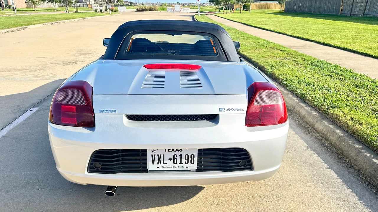2002 Toyota MR2 Spyder/MR-S - Image 21 of 31
