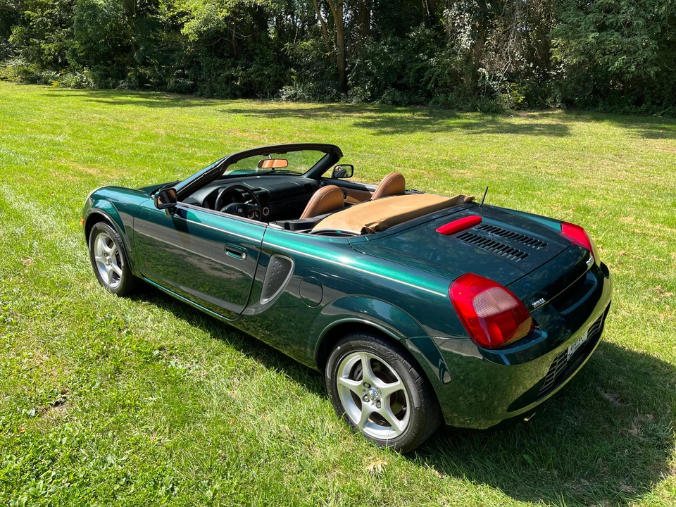 2002 Toyota MR2 Spyder/MR-S - Image 11 of 31