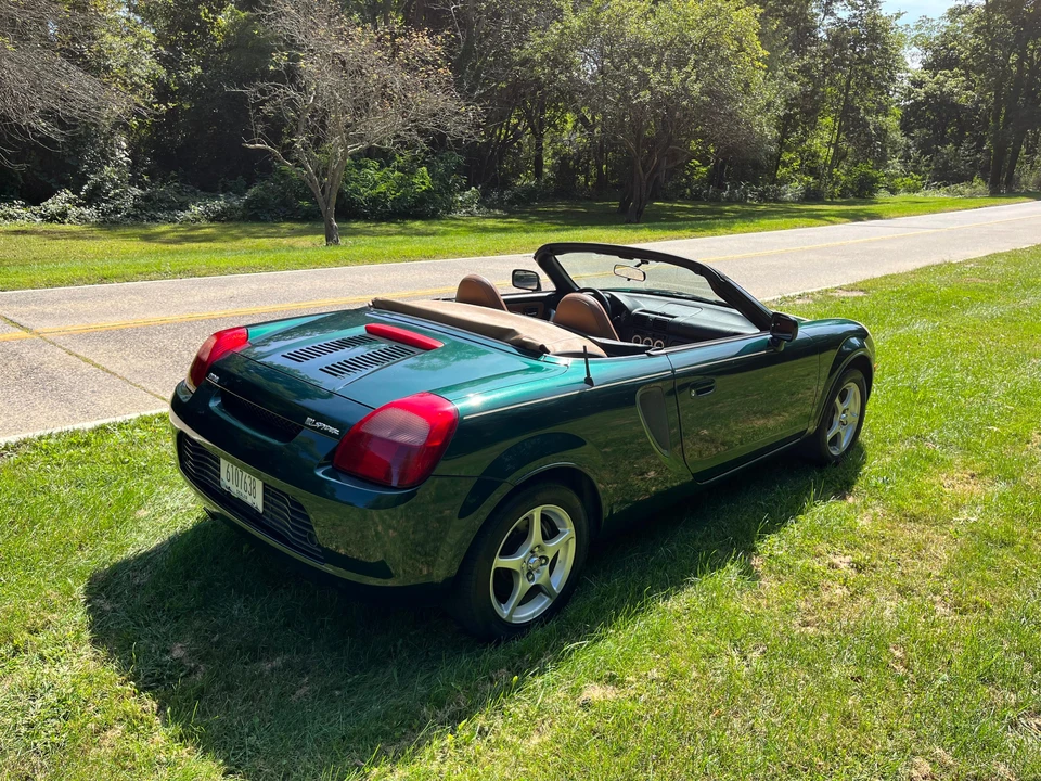 2002 Toyota MR2 Spyder/MR-S - Image 15 of 31
