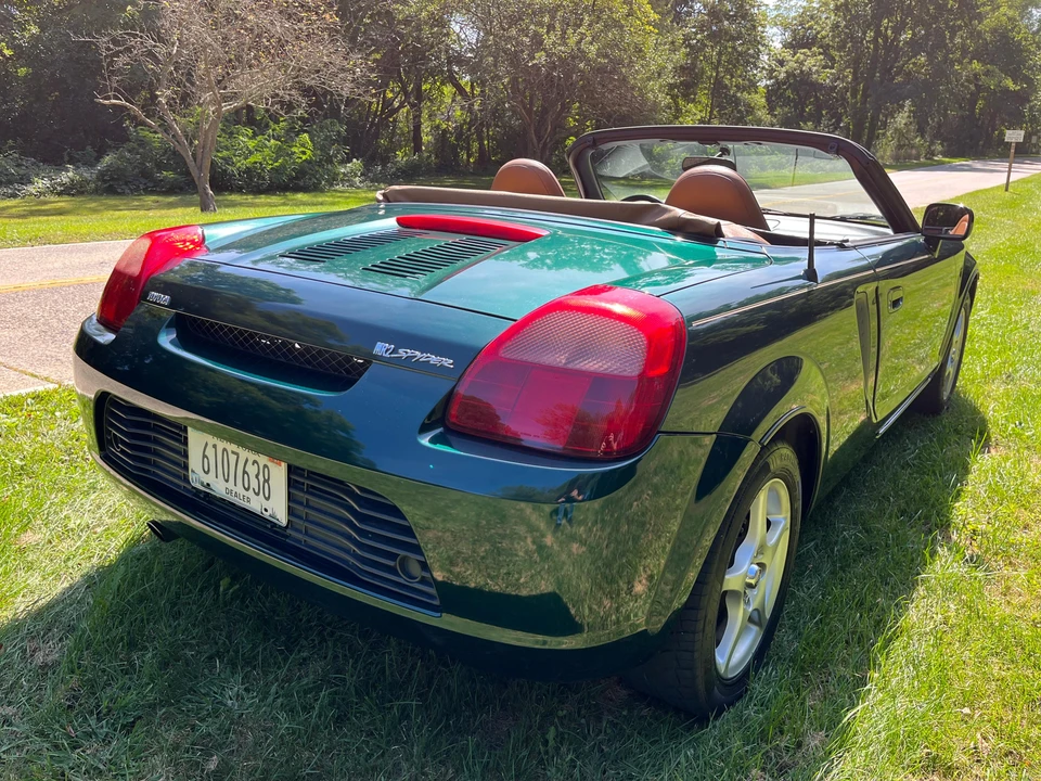 2002 Toyota MR2 Spyder/MR-S - Image 14 of 31