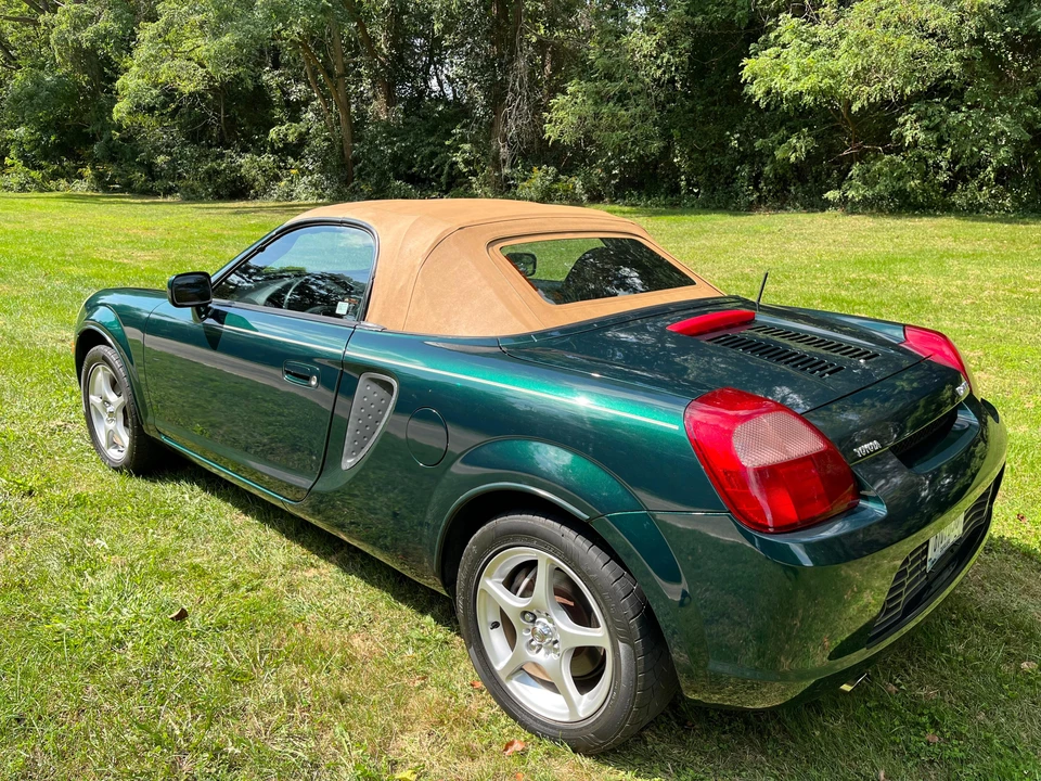2002 Toyota MR2 Spyder/MR-S - Image 23 of 31