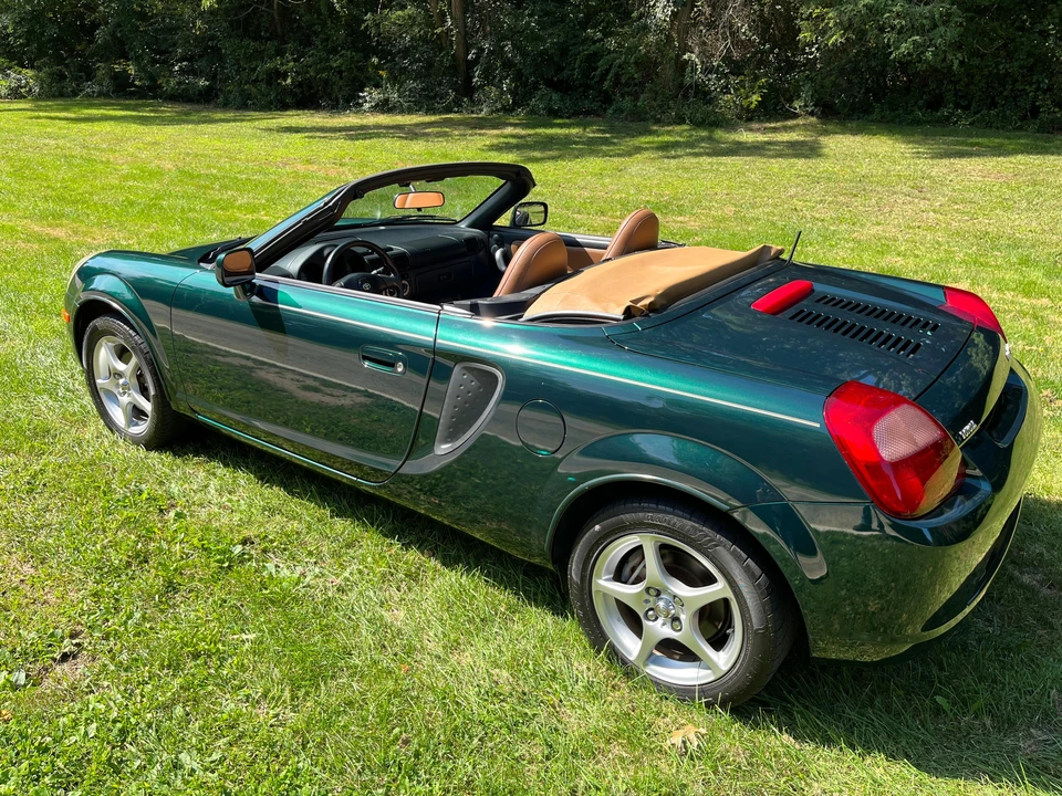 2002 Toyota MR2 Spyder/MR-S - Image 10 of 31