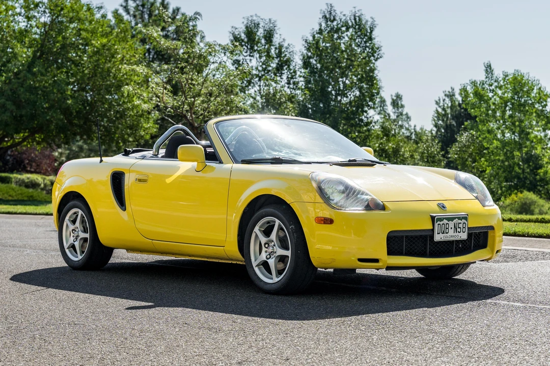 2002 Toyota MR2 Spyder/MR-S - Image 9 of 31