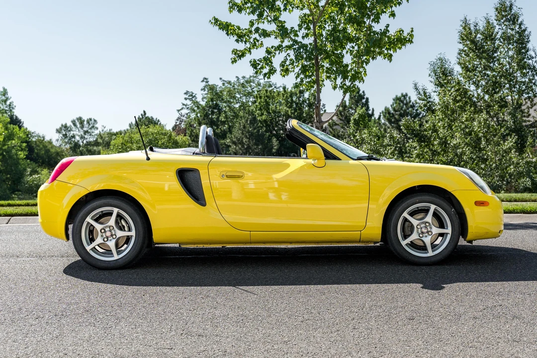 2002 Toyota MR2 Spyder/MR-S - Image 8 of 31