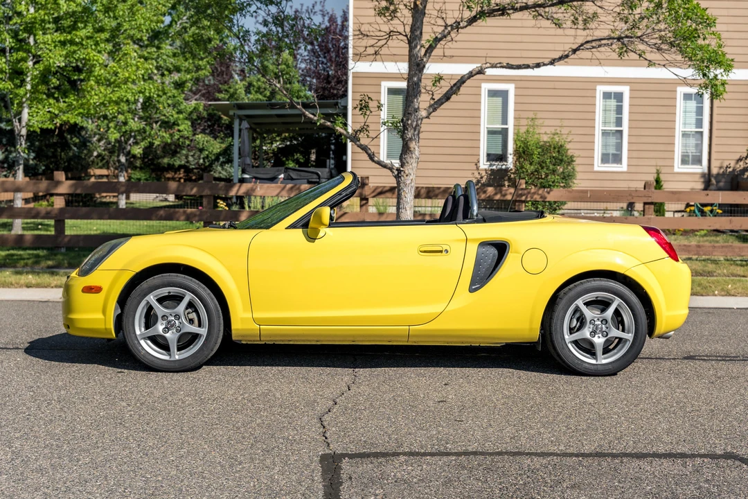 2002 Toyota MR2 Spyder/MR-S - Image 6 of 31