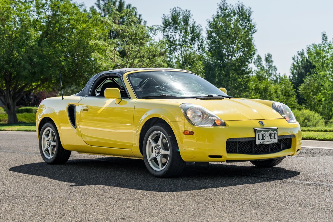 2002 Toyota MR2 Spyder/MR-S - Image 17 of 31