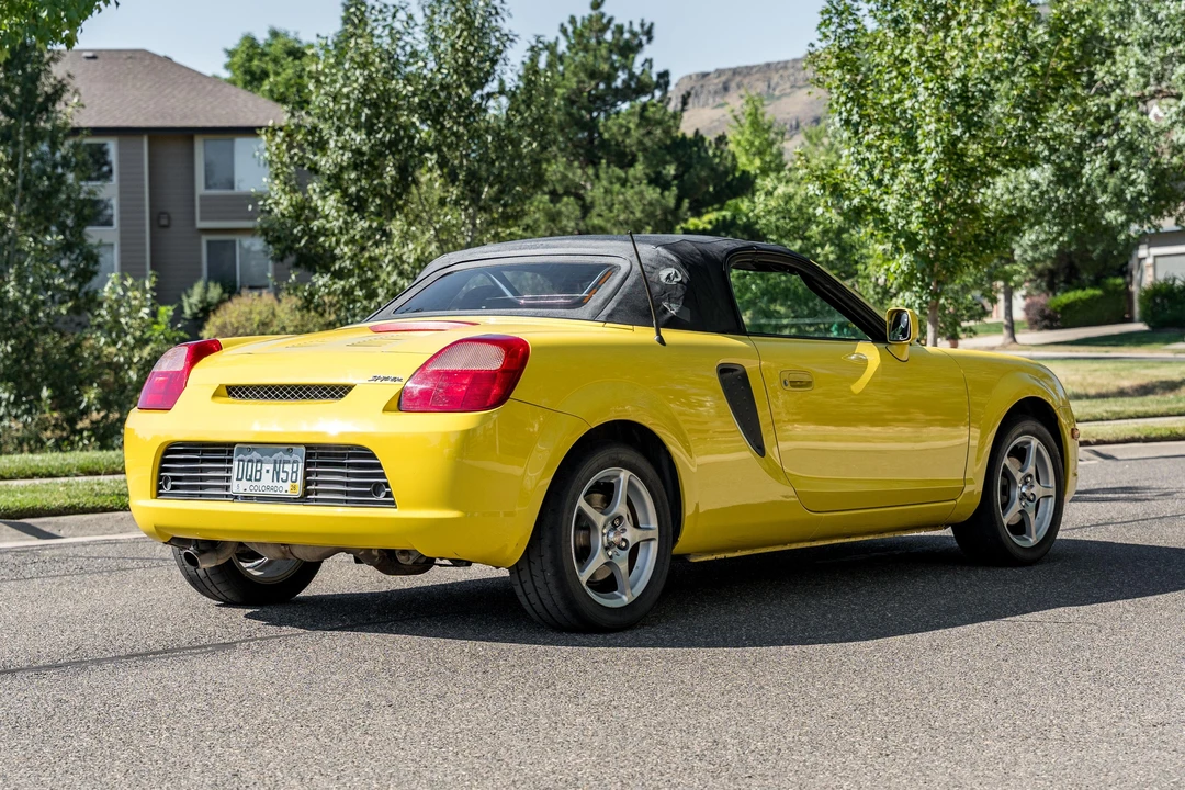 2002 Toyota MR2 Spyder/MR-S - Image 16 of 31