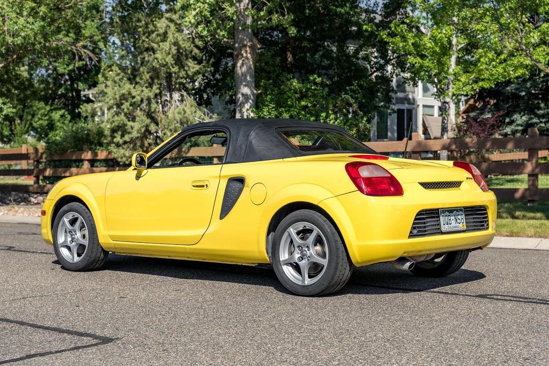 2002 Toyota MR2 Spyder/MR-S - Image 13 of 31