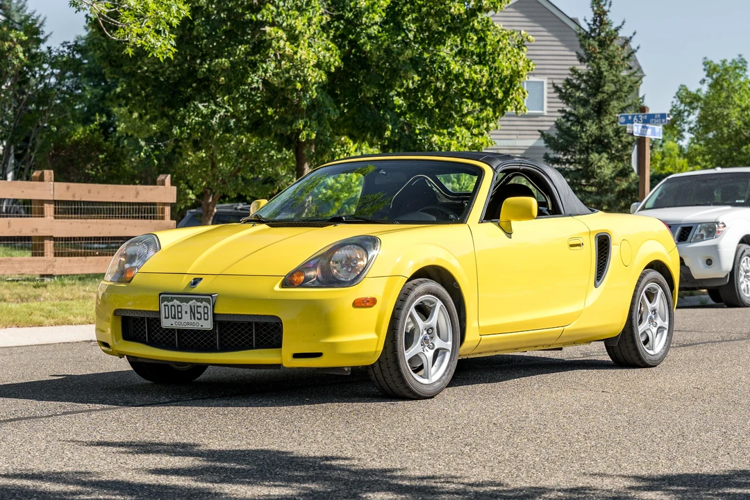 2002 Toyota MR2 Spyder/MR-S - Image 11 of 31