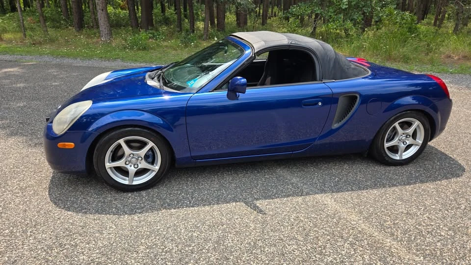 2002 Toyota MR2 Spyder/MR-S - Image 13 of 15