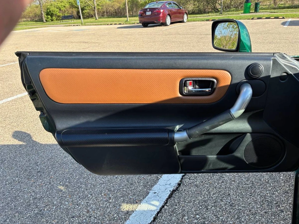 2002 Toyota MR2 Spyder/MR-S - Image 9 of 24