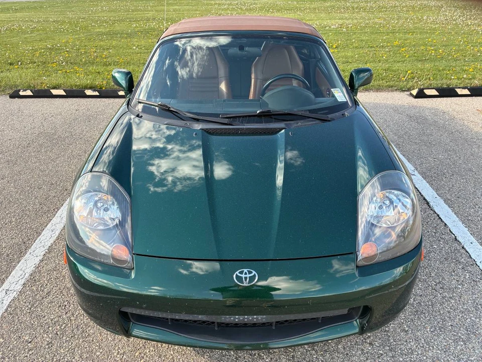 2002 Toyota MR2 Spyder/MR-S - Image 18 of 24