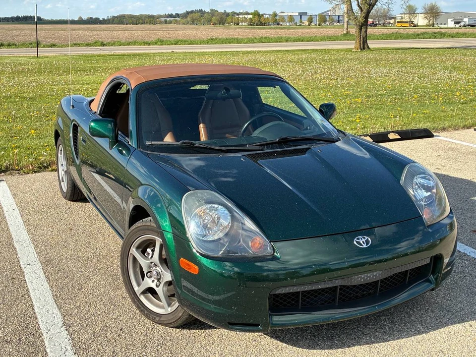 2002 Toyota MR2 Spyder/MR-S - Image 2 of 24