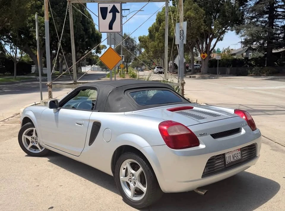 2002 Toyota MR2 Spyder/MR-S - Image 3 of 11