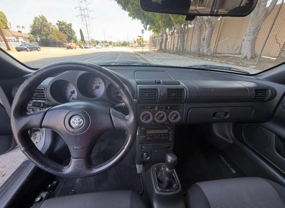 2002 Toyota MR2 Spyder/MR-S - Image 9 of 11
