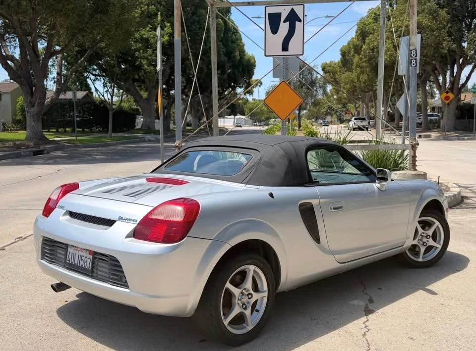 2002 Toyota MR2 Spyder/MR-S - Image 5 of 11