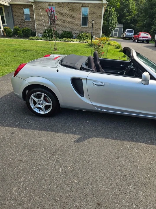 2002 Toyota MR2 Spyder/MR-S - Image 4 of 10