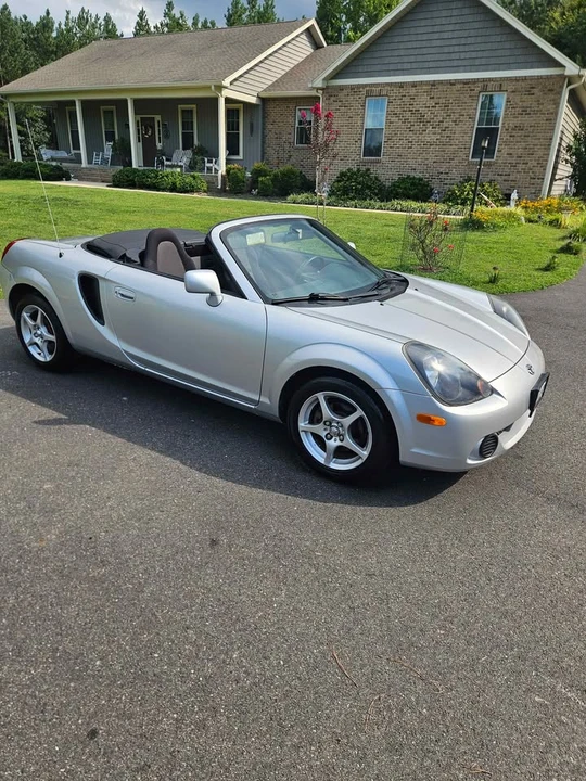 2002 Toyota MR2 Spyder/MR-S - Image 3 of 10