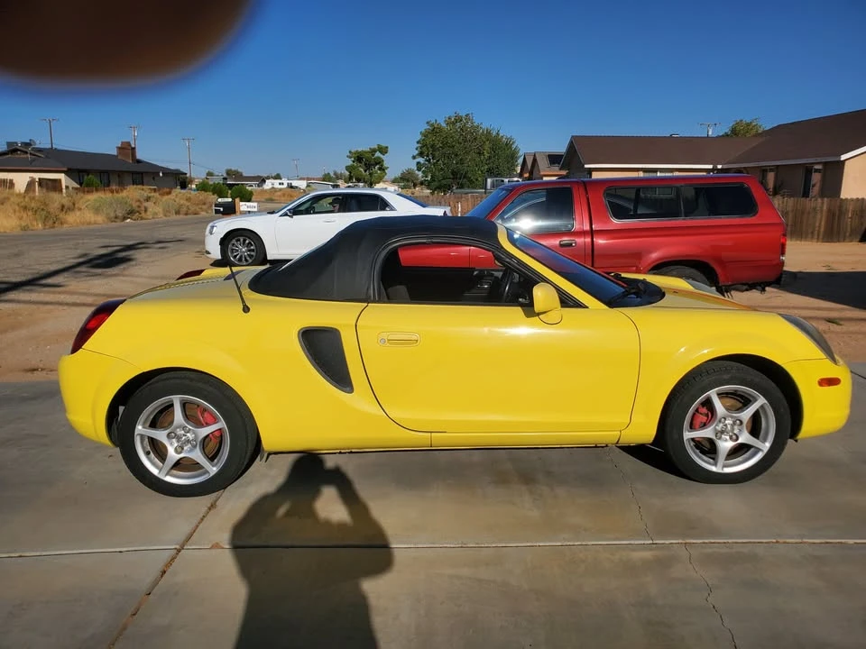 2002 Toyota MR2 Spyder/MR-S - Image 3 of 9