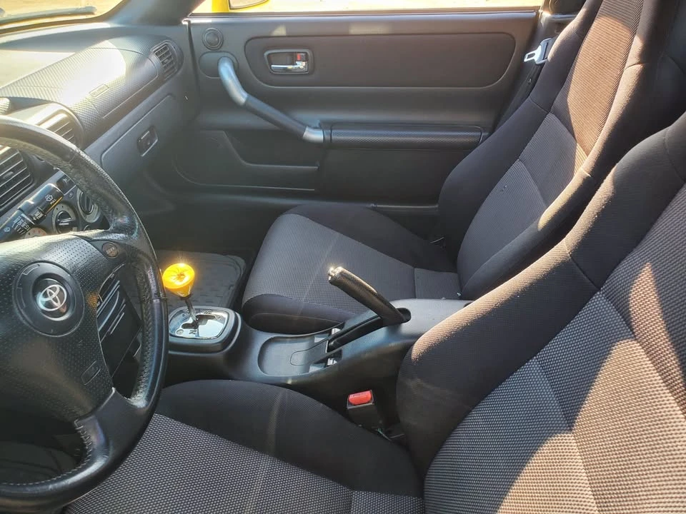 2002 Toyota MR2 Spyder/MR-S - Image 8 of 9