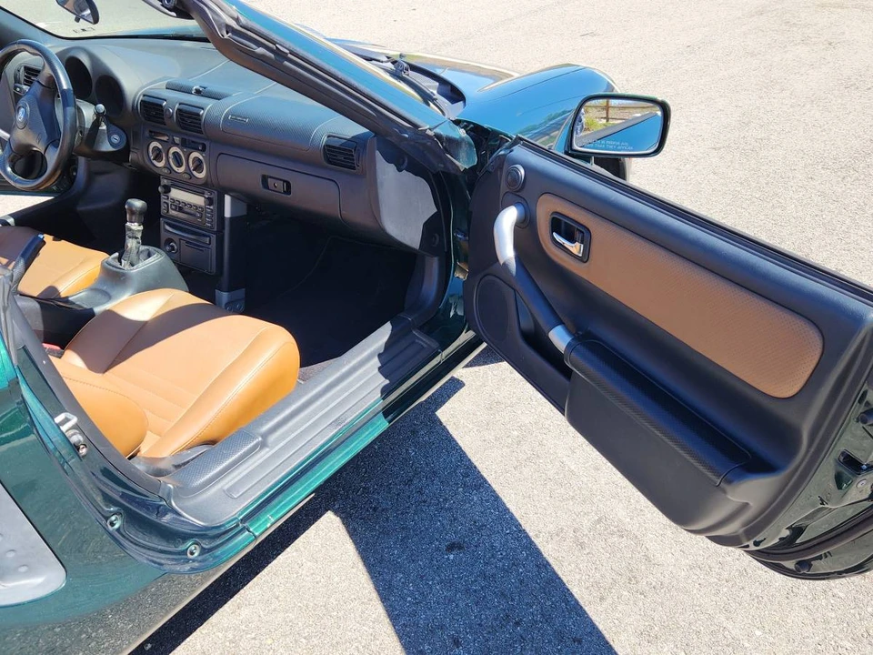 2002 Toyota MR2 Spyder/MR-S - Image 5 of 9