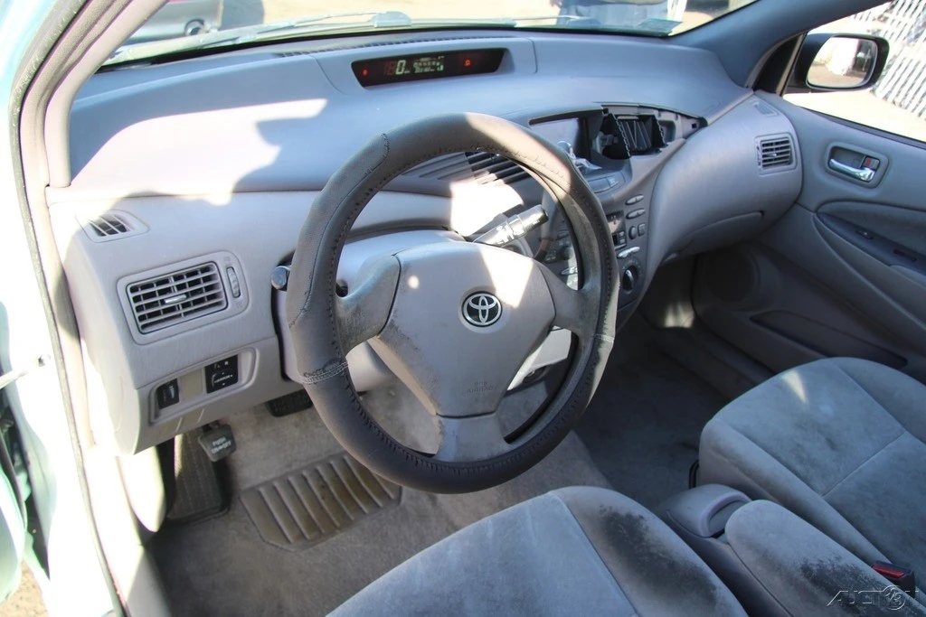 2002 Toyota Prius 1st Gen - Image 15 of 21