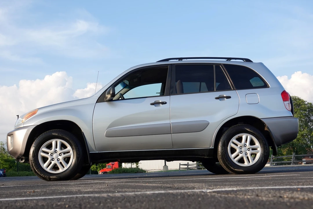 2002 Toyota RAV4 2nd Gen - Image 15 of 31