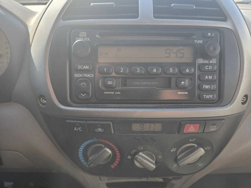 2002 Toyota RAV4 2nd Gen - Image 13 of 20