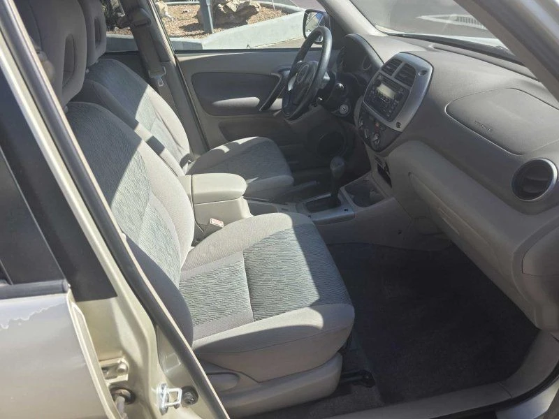 2002 Toyota RAV4 2nd Gen - Image 17 of 20