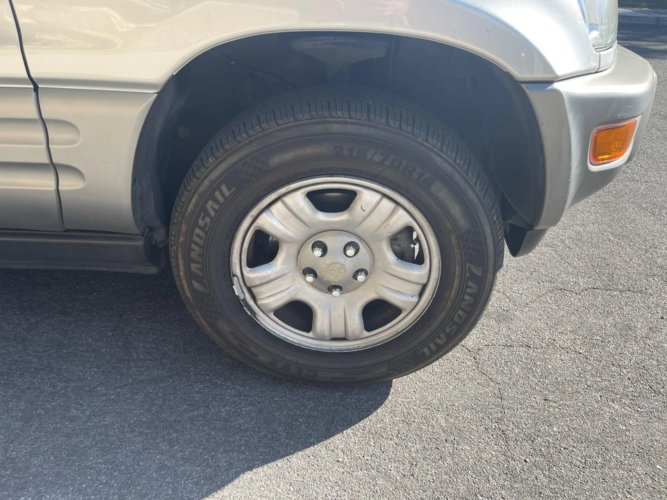 2002 Toyota RAV4 2nd Gen - Image 29 of 31