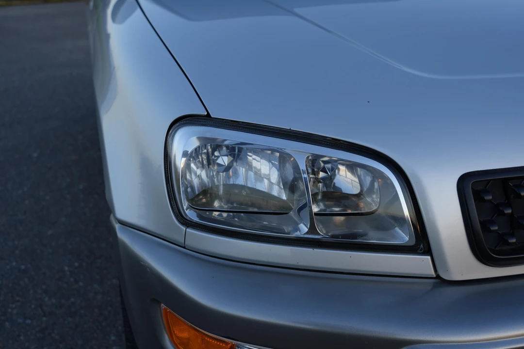2002 Toyota RAV4 2nd Gen - Image 15 of 31
