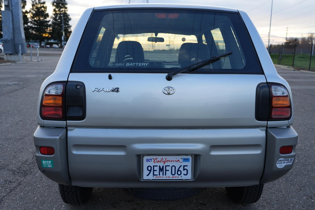 2002 Toyota RAV4 2nd Gen - Image 5 of 31