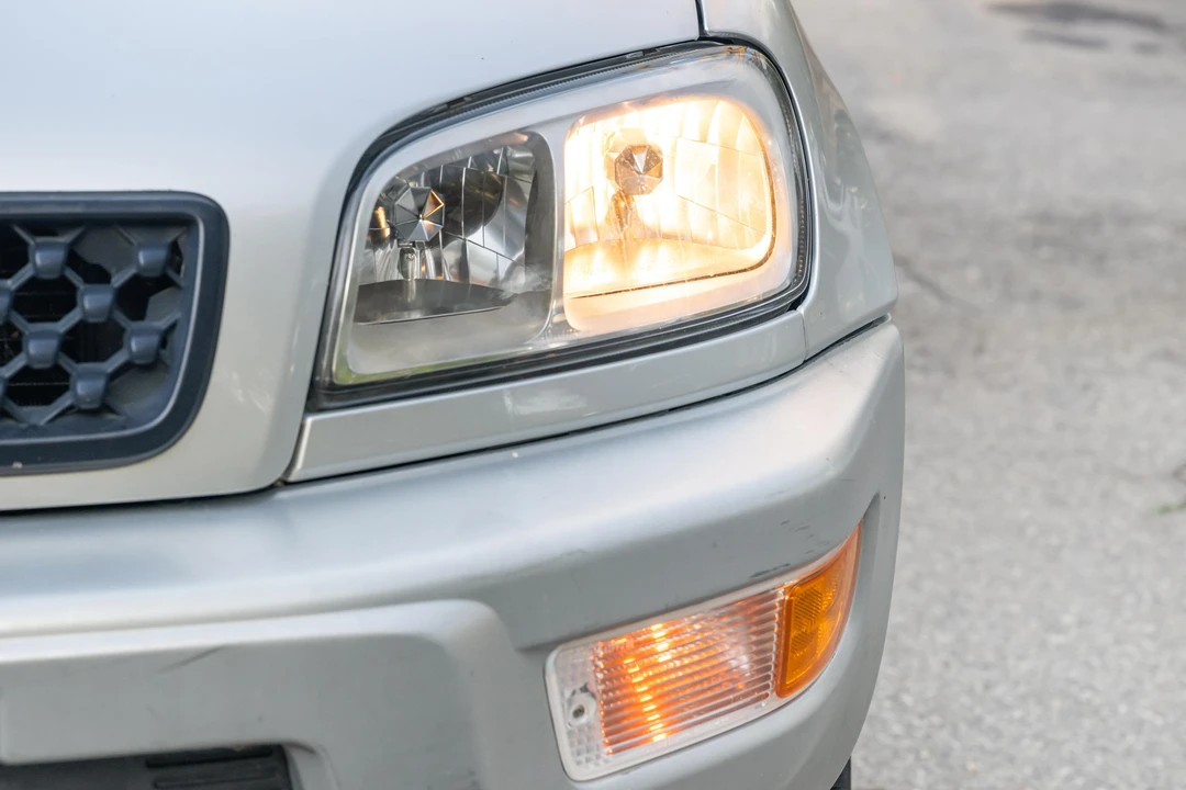 2002 Toyota RAV4 2nd Gen - Image 16 of 31