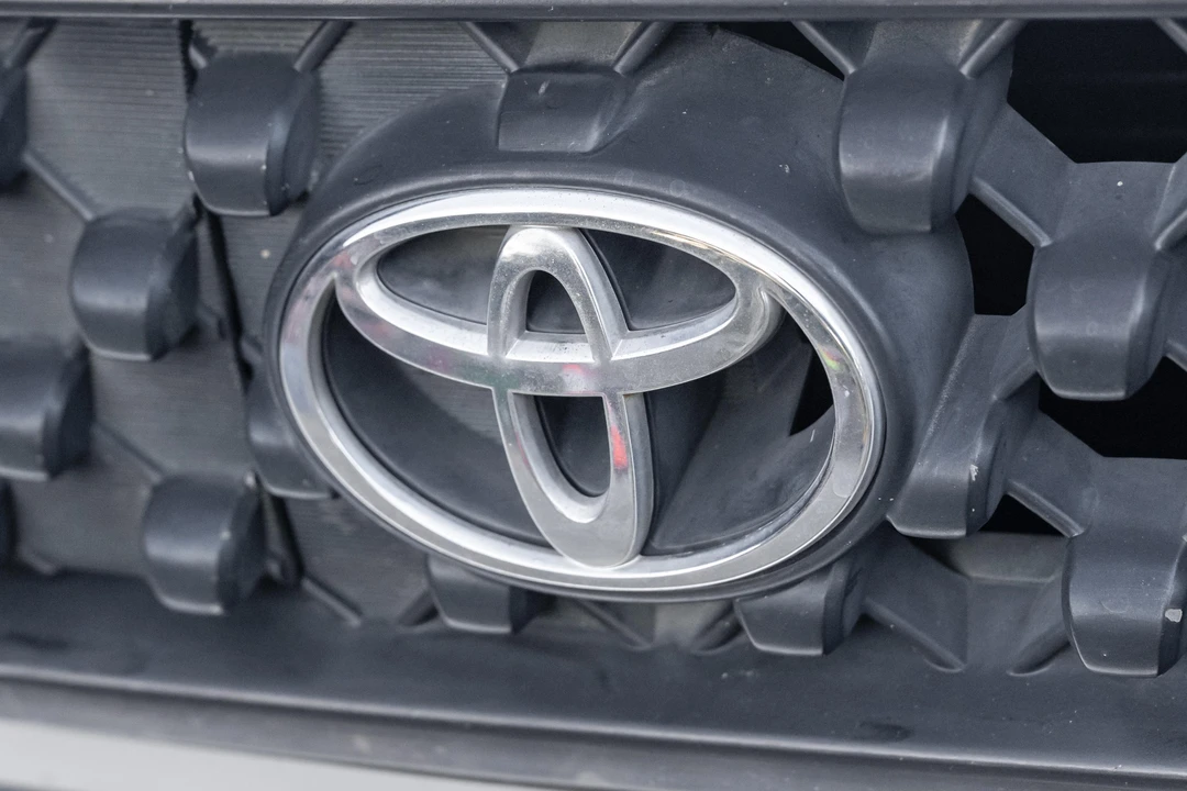 2002 Toyota RAV4 2nd Gen - Image 15 of 31