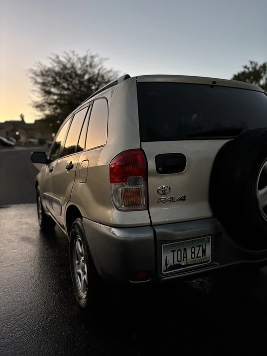 2002 Toyota RAV4 2nd Gen - Image 10 of 20