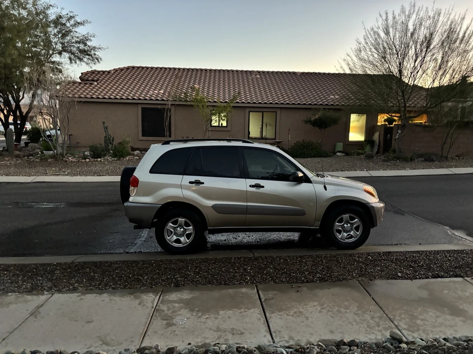 2002 Toyota RAV4 2nd Gen - Image 2 of 20