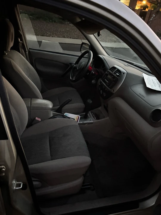 2002 Toyota RAV4 2nd Gen - Image 12 of 19