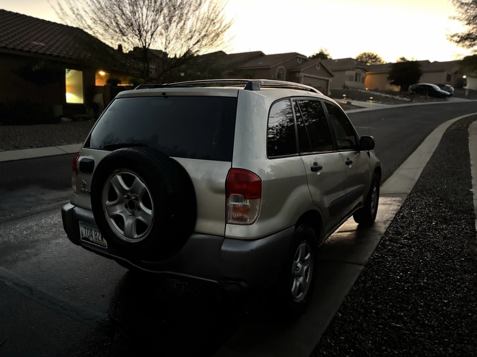 2002 Toyota RAV4 2nd Gen - Image 8 of 20
