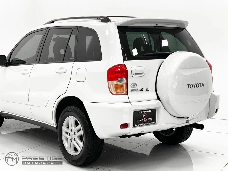 2002 Toyota RAV4 2nd Gen - Image 10 of 21