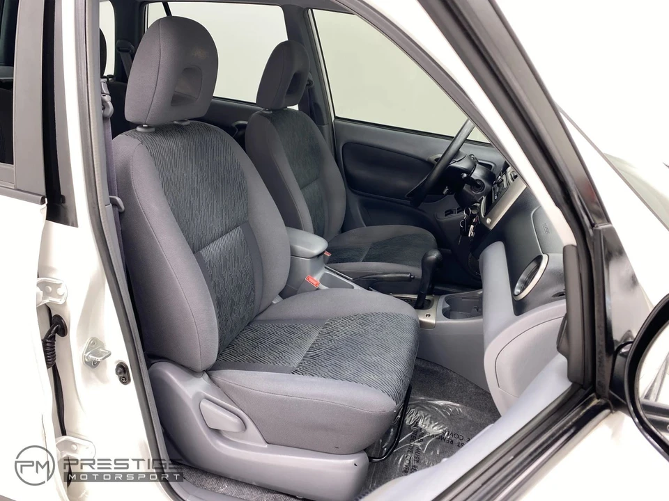 2002 Toyota RAV4 2nd Gen - Image 16 of 21