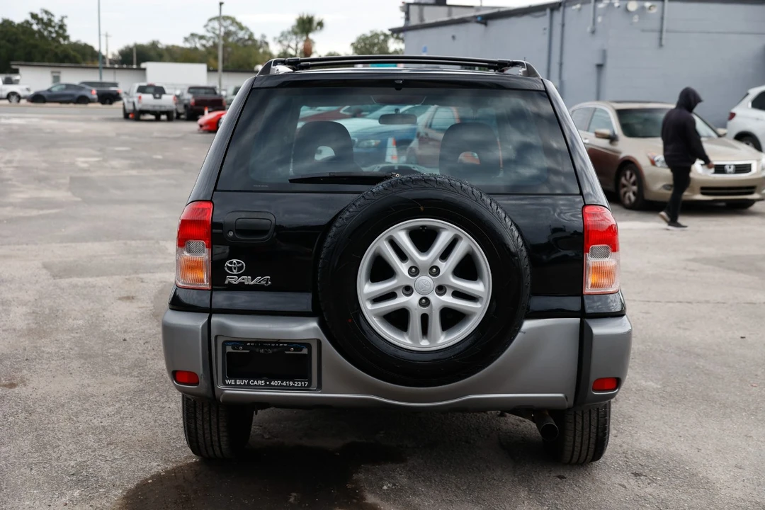 2002 Toyota RAV4 2nd Gen - Image 9 of 12