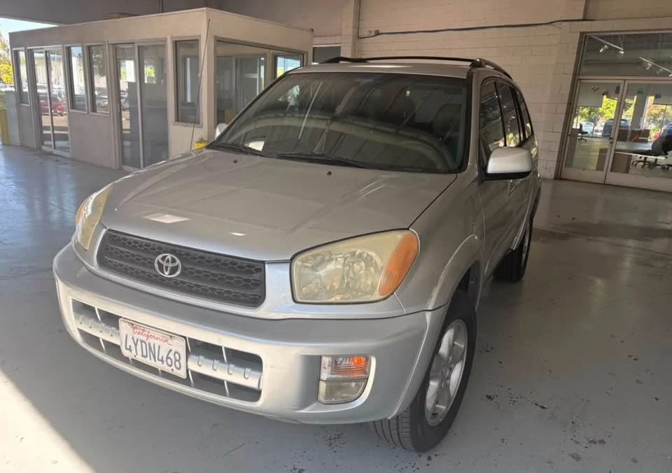 2002 Toyota RAV4 2nd Gen - Image 9 of 9
