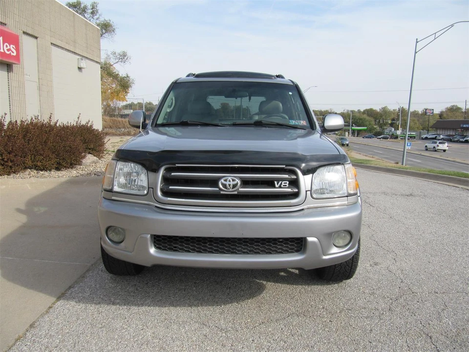 2002 Toyota Sequoia 1st Gen - Image 2 of 31