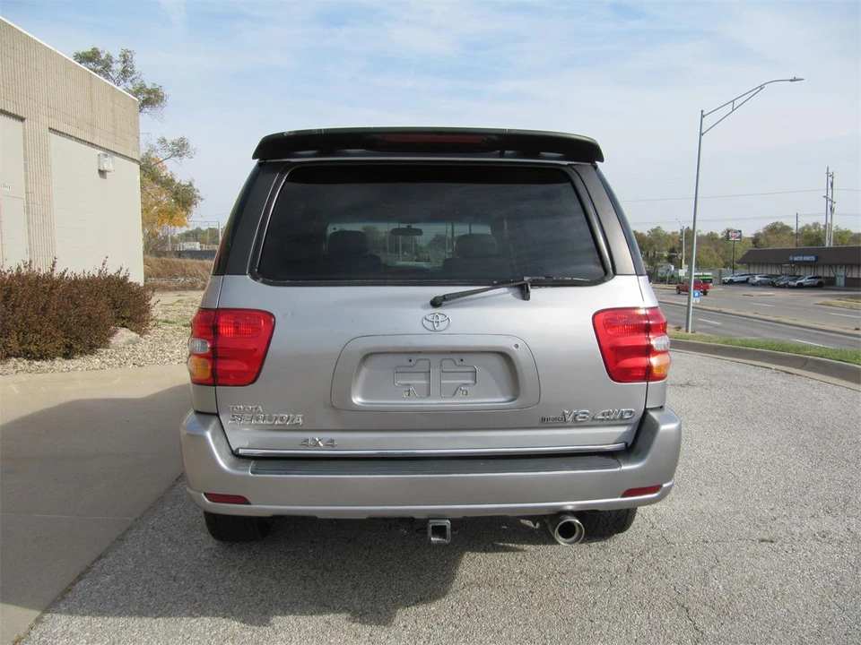 2002 Toyota Sequoia 1st Gen - Image 7 of 31