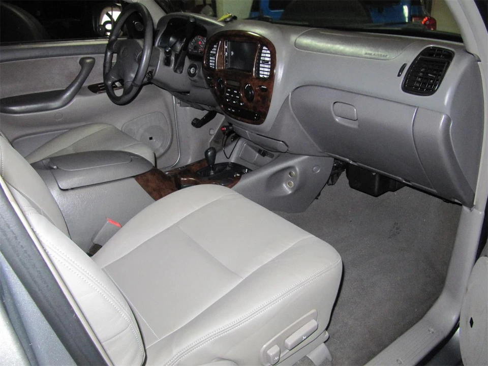 2002 Toyota Sequoia 1st Gen - Image 23 of 31