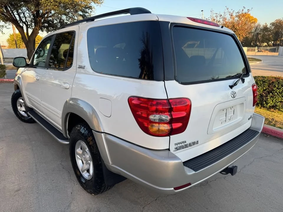2002 Toyota Sequoia 1st Gen - Image 5 of 20