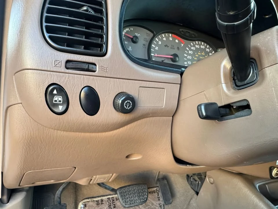 2002 Toyota Sequoia 1st Gen - Image 15 of 20