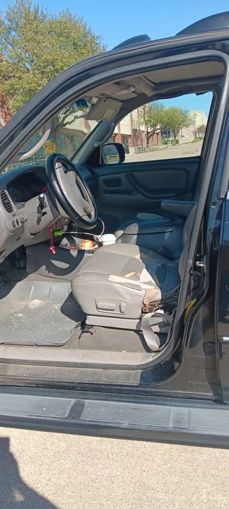 2002 Toyota Sequoia 1st Gen - Image 5 of 8
